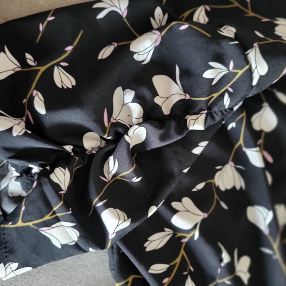 Black floral midi wrap dress Large - Picture 6 of 6